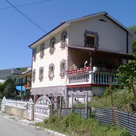 Casa El Regueron * Gédrez